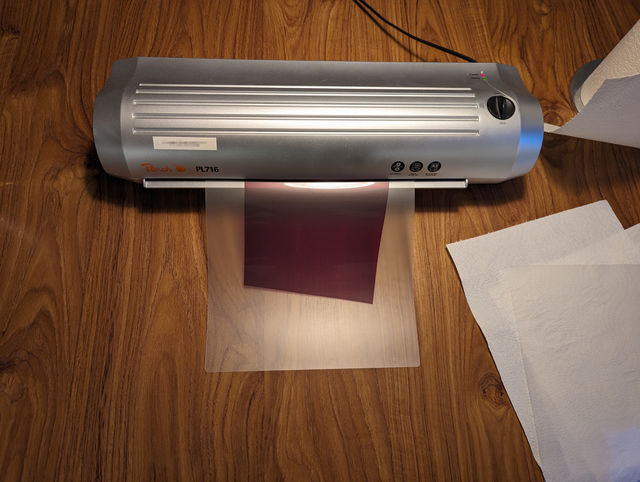 Colour filter in laminating machine